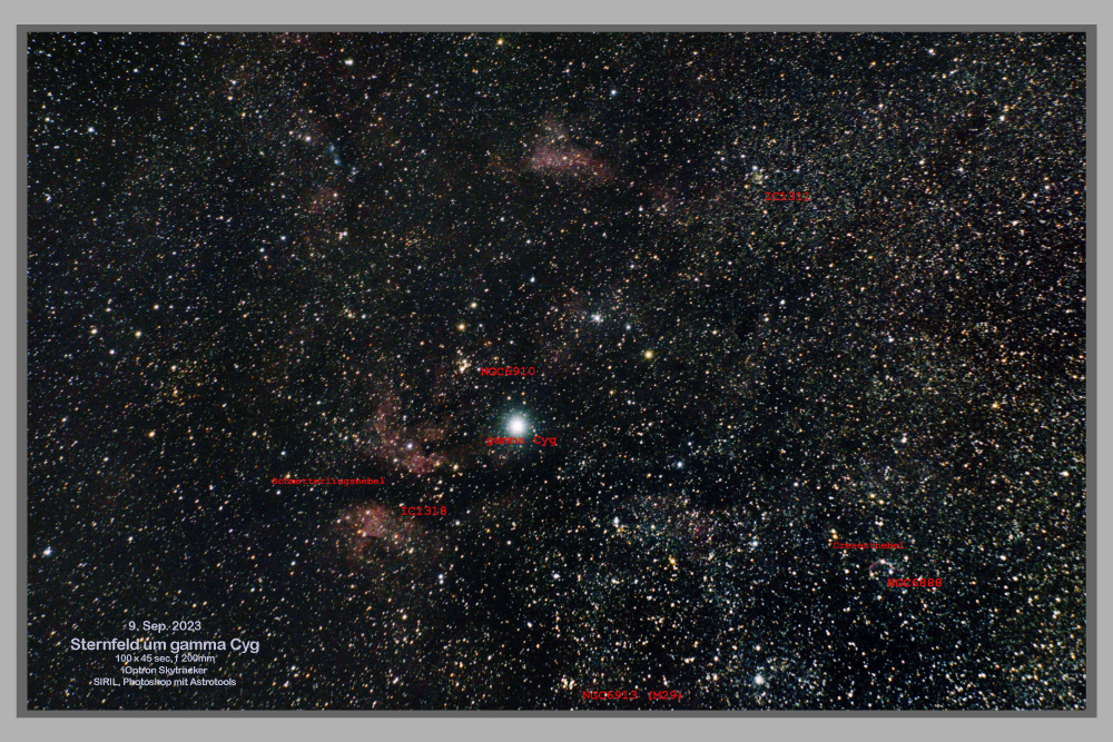 gamma Cyg - Region; Sternfeldaufnahme mit Bezeichnung einiger Objekte