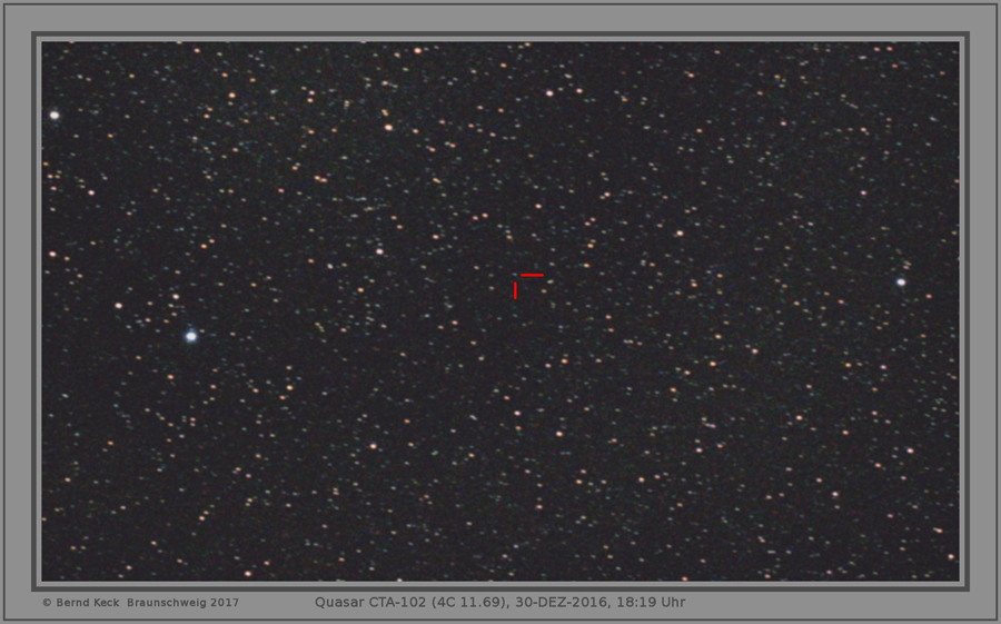 Quasar CTA-102 (4C 11.69) am 30. Dezember 2016. Der Quasar befindet sich seit Anfang Dezember 2016 in einem Helligkeitsausbruch. Der Quasar hat Ende Dezember 2016 eine Helligkeit von etwa 11.2 mag. Die Helligkeit vor dem Ausbruch lag bei 17.3 mag. Die Entfernung zum Quasar beträgt etwa 8 Milliarden Lichtjahre und ist damit das am weitesten entfernte Objekt das ich je fotografiert habe.