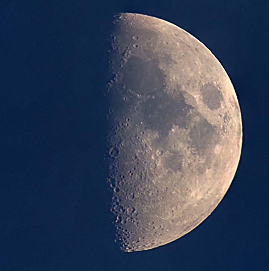 06-SEP-2019, Das "Mond-X" ist nur für etwa zwei Stunden kurz vor dem 1. Viertel (Mondalter: 7.1 Tage) sichtbar.