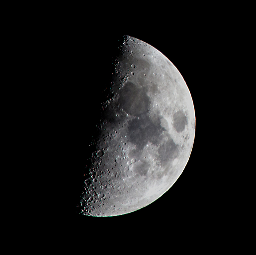Mond; 05-03-2017, 19:16, 1/160 sec, F 11, ISO 1000, f 800 mm